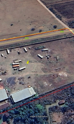 4 ha Prime Property on the R514 used as Truck Yard, Kameeldrift