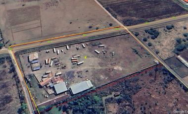 4 ha Prime Property on the R514 used as Truck Yard, Kameeldrift