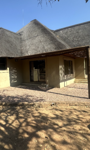 Luxury 4 Bedroom Home in Zebula Country Club & Spa - Bela-Bela