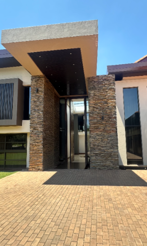 Large luxury home in Meyersdal Eco Estate