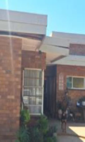 4-bed House on Large Stand in Lichtenburg