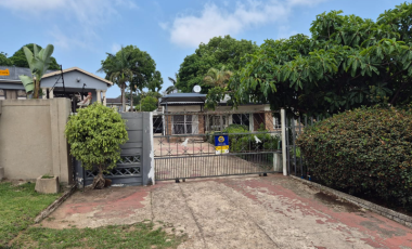 2 residential properties in White River!