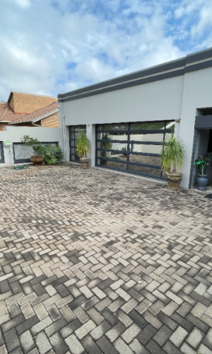 Beautiful 3 bed house in Braam Pretorius Str, Montana Park