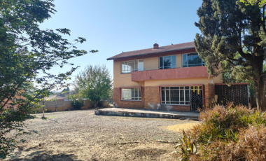 Double Storey House on Large Stand in Heilbron, FS