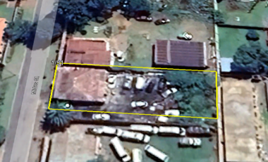 House on Large Stand in Comptonville, Jhb South