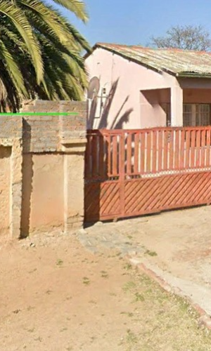 House on Large Stand in Comptonville, Jhb South