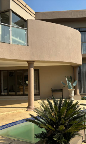 5 bedroom house in Blue Valley Golf Estate, Centurion