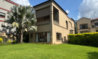 Family home next to Pretoria Country Club Dam, Waterkloof