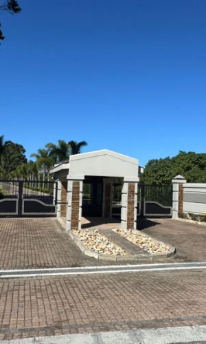 14 ha Farm with 5 Bed Home & Movables in Plettenberg Bay