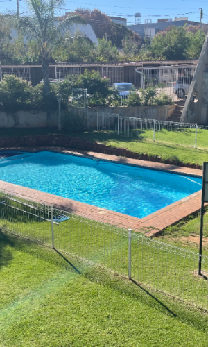 2-Bedroom Unit in Florida Cabanas, Secure Complex with Pool - Jhb